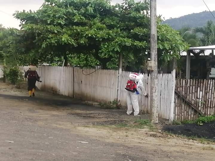 GadACalderon's tweet photo. En días pasados se realizó la fumigación en varias comunidades de nuestra Parroquia como son Proterillo Afuera, El Mate, Santa Clara y parte de la Ciénega, esto con el fin de coayudar a la reducción de la presencia del mosquito que provoca el dengue. https://t.co/t5HLT59ypv