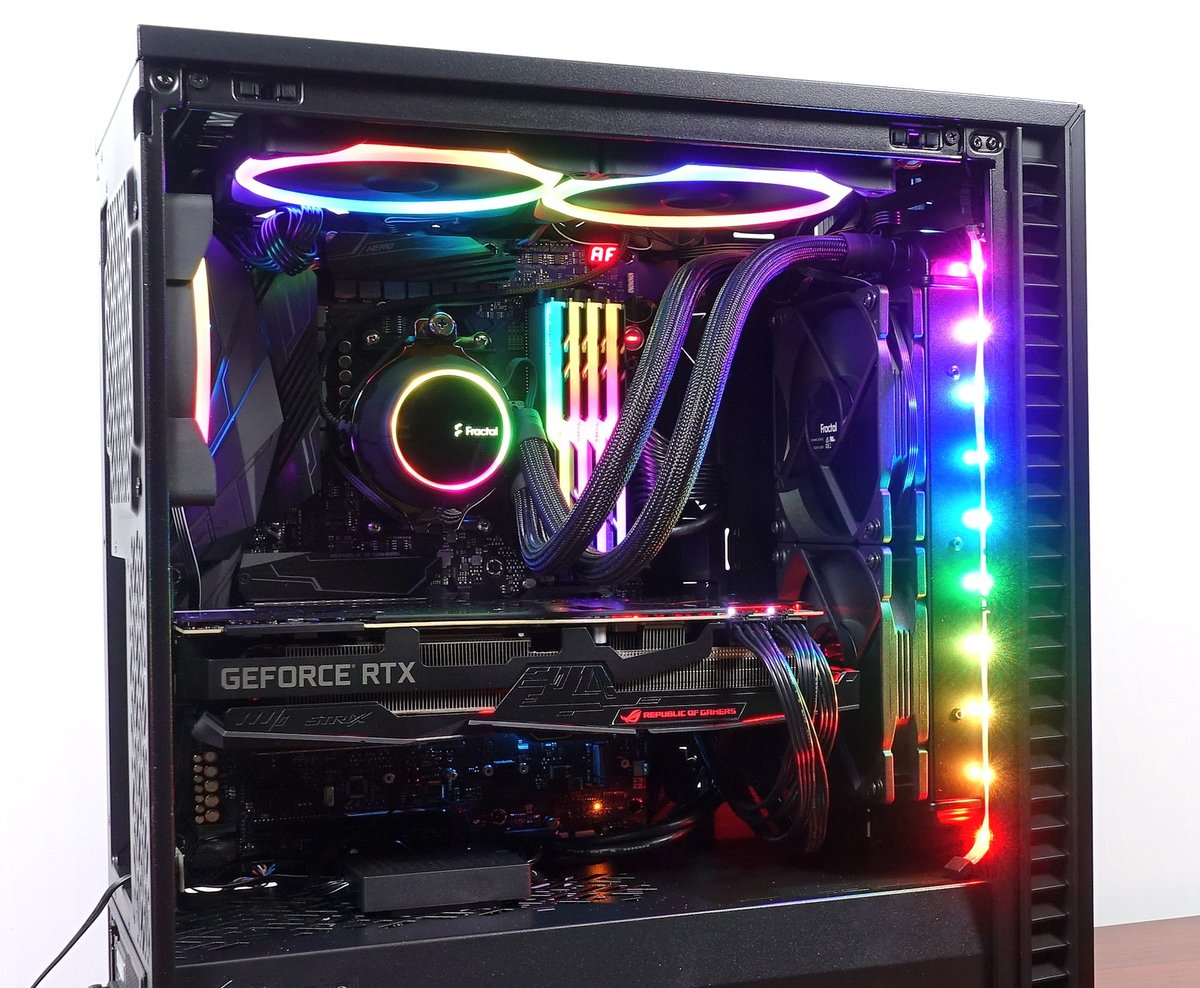 ミニマルデザインなATX対応ミドルタワーPCケース「Fractal Design