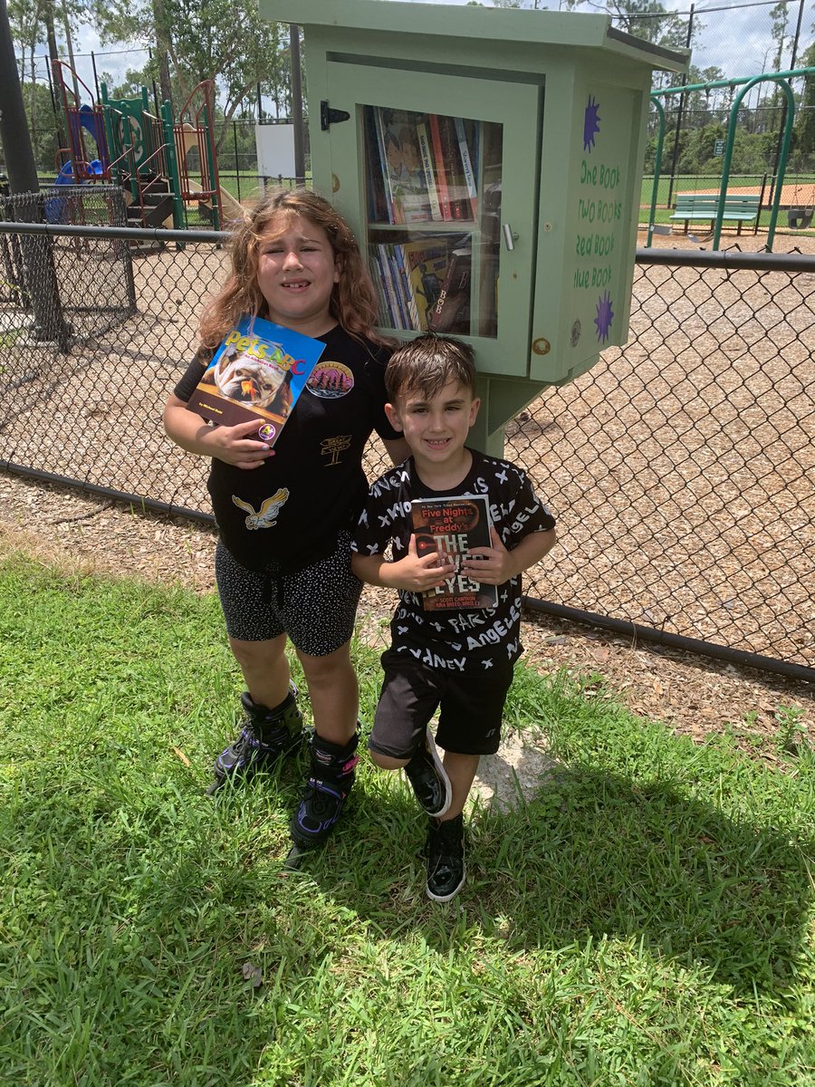 Coataltan's tweet photo. Thank you for the book exchange box.
It is very special, especially at a time like this.  #read #bookbox #proudbobcat @BCEBobcat #ourfuture #keepinghumanityalive https://t.co/HUTyxmw1yO
