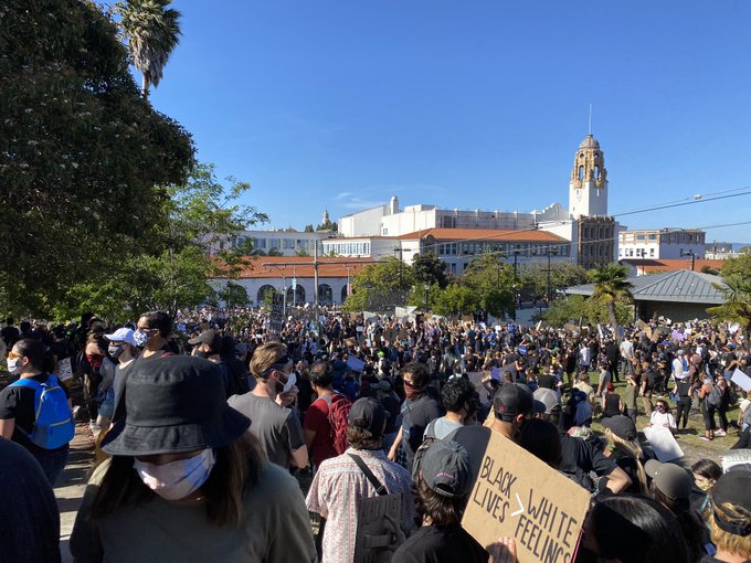 Peaceful protest and very powerful to see so many in the community come out to demand change #BlackLivesMatter<a href="/tag/blacklivesmatter"class="tags"><span>#blacklivesmatter</span></a>