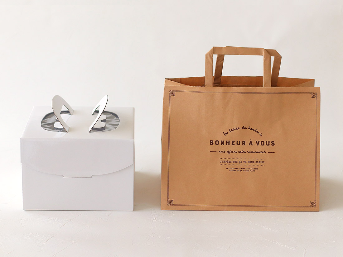 コッタ レジ袋有料化に合わせて コッタも紙袋を作りました いろんなお店で使ってもらえそうな 上品で可愛い 甘すぎない デザインです サイズも豊富にご用意しました T Co Eb5mpcgcp6