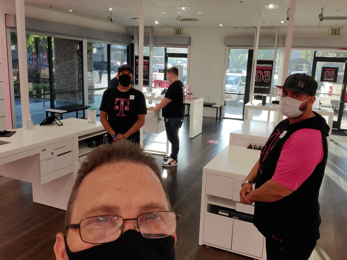 Closing the store with the Elk Grove team 😁😁 #team #success
<a href="/navdeepdosanjh/">Navdeep Dosanjh</a> <a href="/SharylPalacio/">Sharyl Palacio</a> <a href="/nancytranTMO/">Nancy Tran</a> <a href="/ray__2k/">R</a> <a href="/BradfordSolorz1/">Bradford Solorzano</a>
