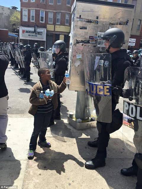 kevintiah's tweet photo. Caption this.
#blacklifematters https://t.co/SEfVdxO37X
