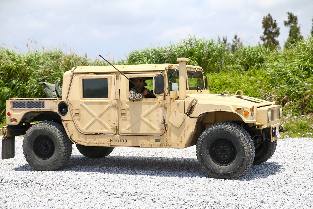 3rdMLG's tweet photo. Experienced Drivers Only!
9th ESB Marines conducted convoy drills and a timed event on Camp Hansen, Okinawa, Japan, May 14, 2020. (@USMC Photo by Cpl. Ryan Harvey)
#motort #Motors #driving #marines #usmc #okinawa #HMMWV #humvee https://t.co/R9zJTgdGJC