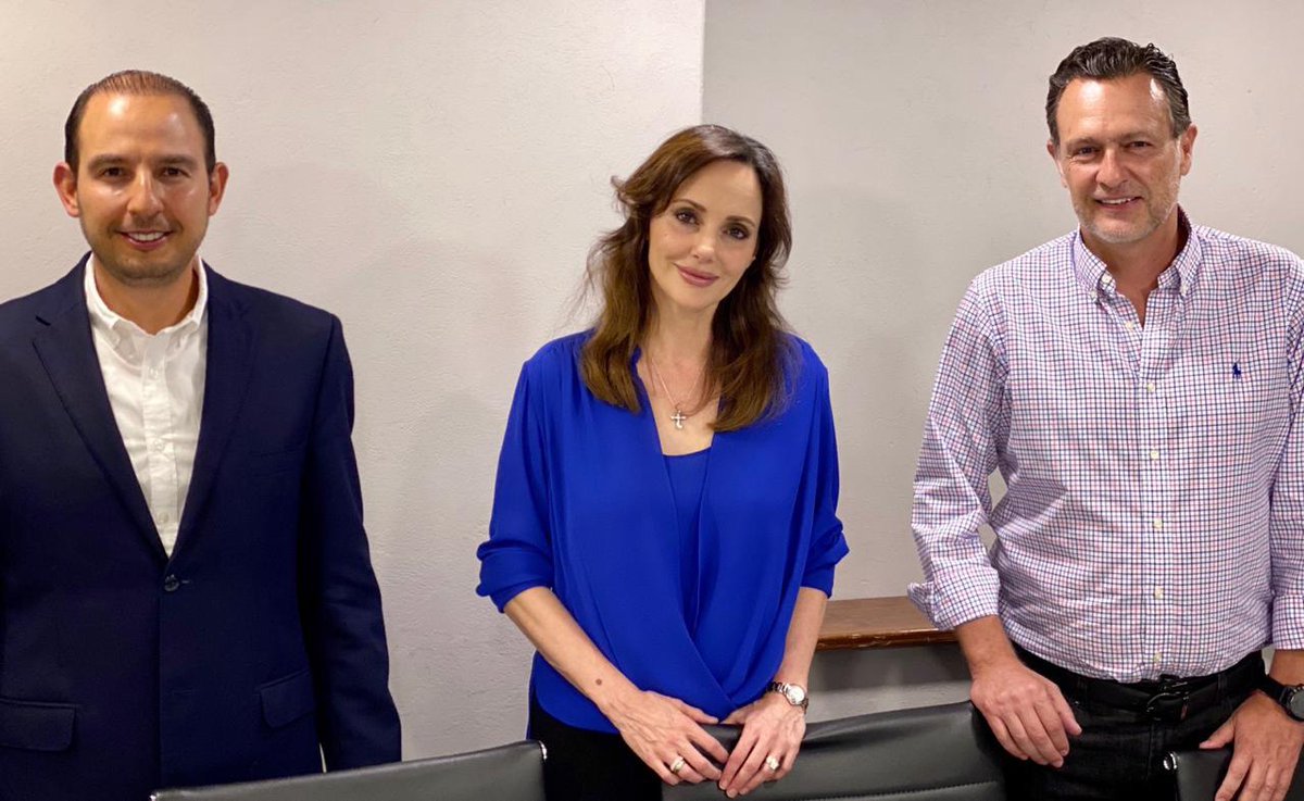 HectorAtarrabia's tweet image. Me llama mucho la atención que no hay miles de bots panistas llamando irresponsables a estos tres sujetos por no usar barbijo.
¿En ellos está bien lo que tan mal ven en el presidente?😏