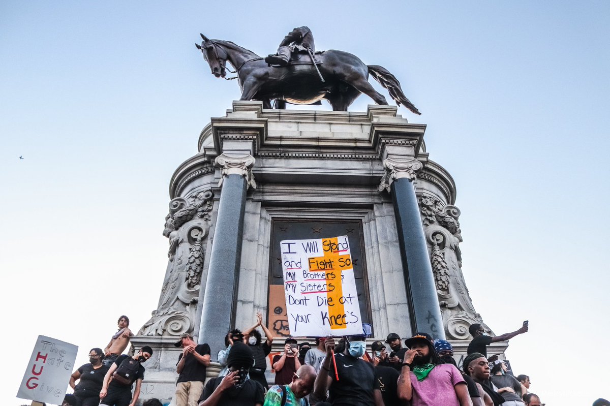 locsimage's tweet photo. What a time to be alive 💪🏾 #solidarity #richmondprotest #richmond #RichmondRiot #richmondprotests #RICHMOND https://t.co/jiUKz1a428