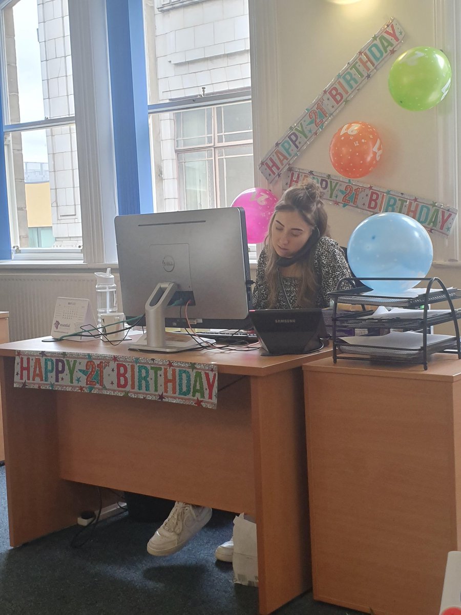 e33ential's tweet image. Happy 21st #Birthday to our Consultant Georgia from #Barnsley!

She's busy working away as usual, but we're trying to celebrate the best we can in the office! 🥳🥰