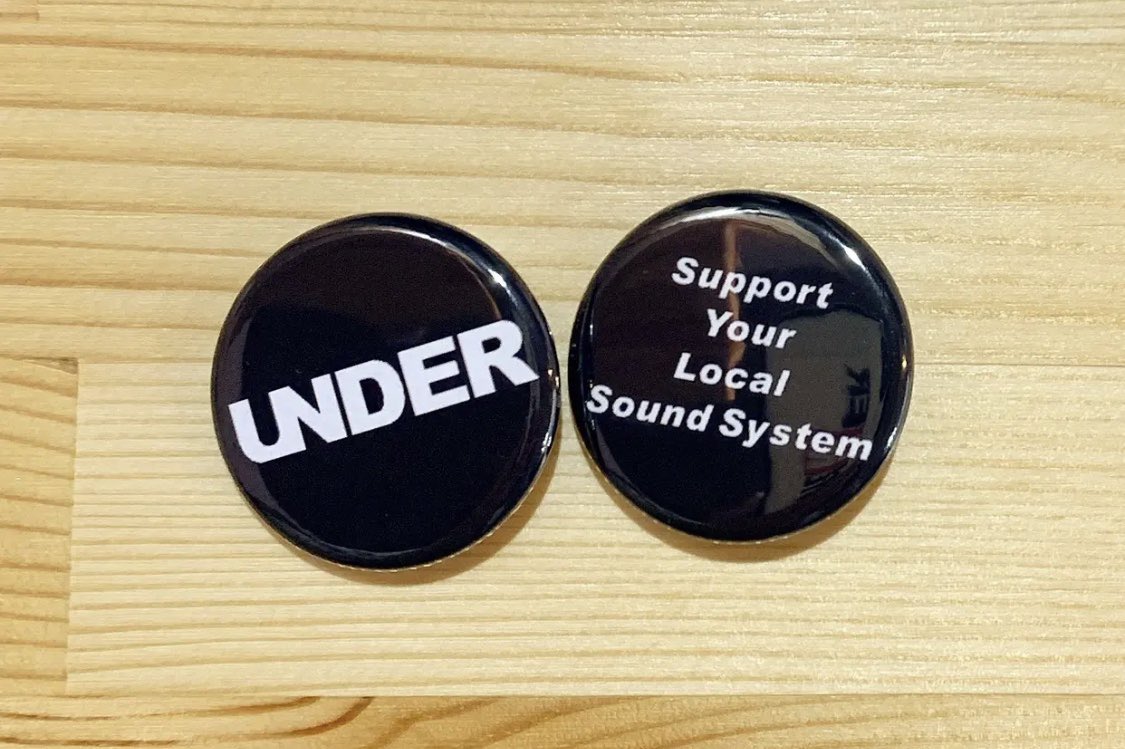 nudetakio88's tweet photo. UNDER BASE SHOP真夏のサクセス
先取り稼働中です！
923デザインのNuステッカー追加されました！
引き続きUNDER Tee2種、バッジ、
エコバッグもよろしくお願いします🤲
https://t.co/g4jcMT5nkn https://t.co/e0OMzb1j4F