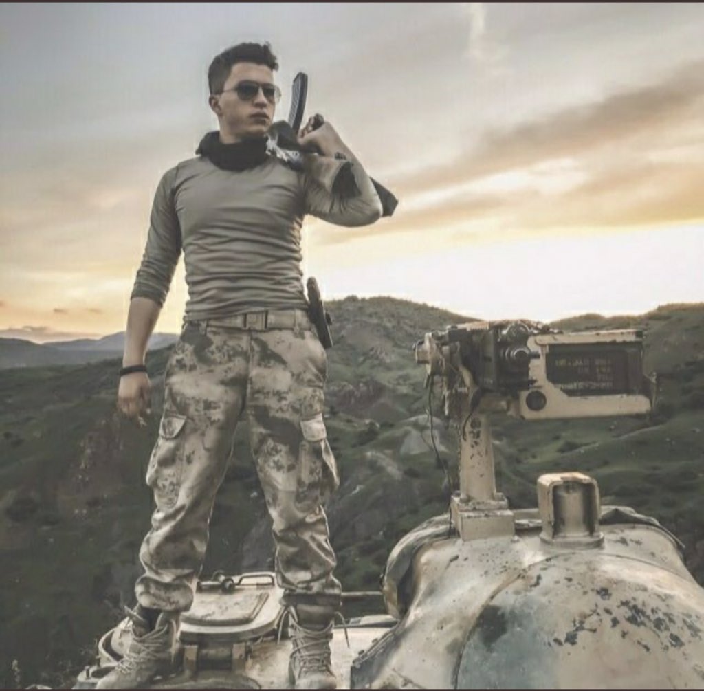 Seni #survivor2020 zibidileri kadar gündemde tutamağımız için bizi cennetinde affet...

Şehit Burak Aydoğan
Ruhun şad olsun Yiğidim!

 #SarıKomutanKalbimizdesin