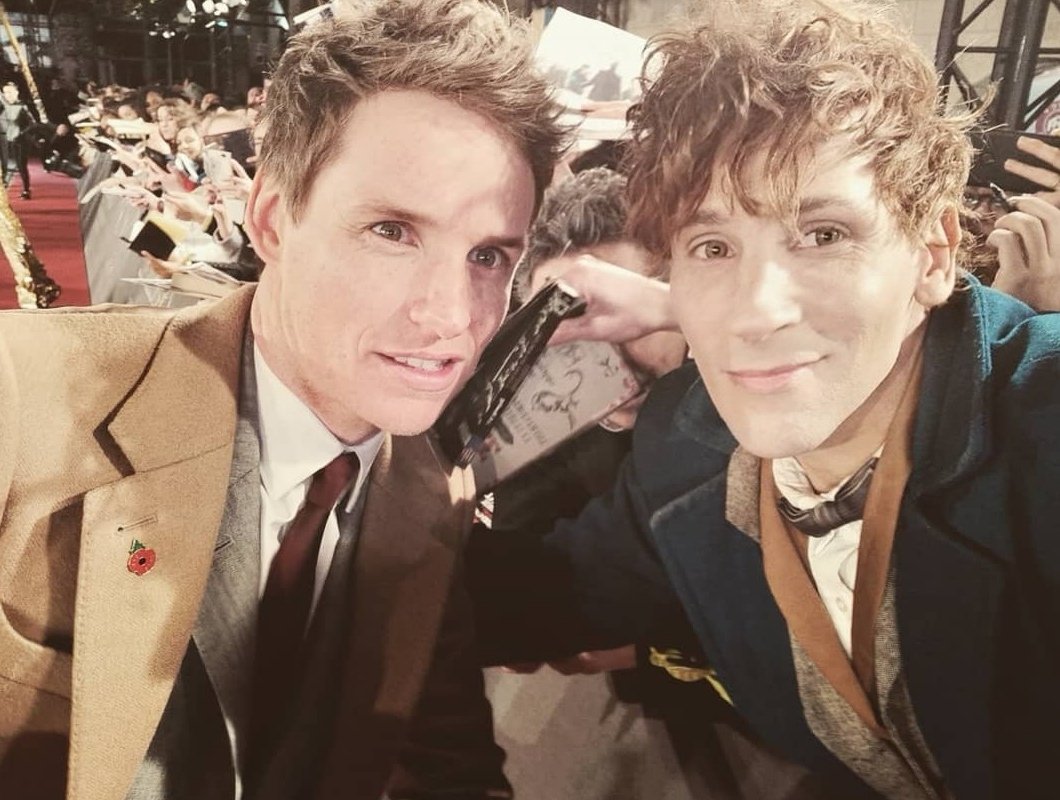 SalemCosplay's tweet photo. When i was met Eddie Redmayne and @jk_rowling who made an autograph in my my Newt coat at the premiere of the fantastic beasts Paris in 2018 it was an incredible moment that etched forever in my life, thank god for giving me this gift ! 💖🙏💖 #HarryPotter #potterhead #jkrowling https://t.co/MroWEHMl0H