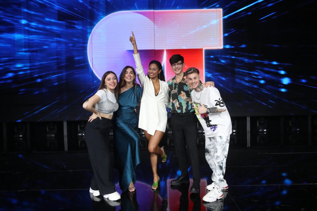 OT24h's tweet photo. 👑 ¿Te atreves?

🏆 Ordena a lxs finalistas del 1 al 5, según la posición en la que quieres que queden en la gran final de OT2020

🗨️ Cítanos con tu respuesta + #CanalOT4J https://t.co/kpXZ9XW0tp