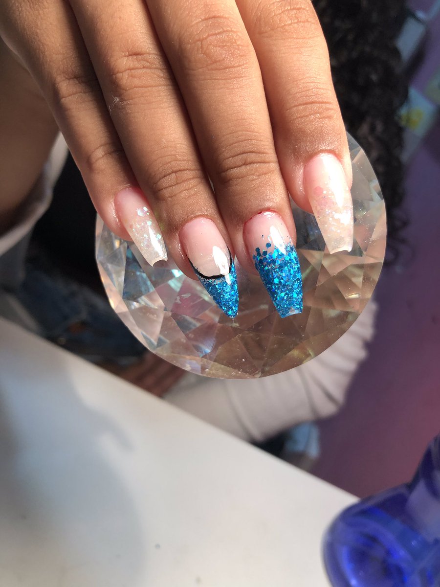 Anny_Pereira16's tweet photo. Unha encapsulada 💖
#ChamaNoRt
#UmAmor
#ChamadoNails
#FormatoBailarina https://t.co/sOluT2uH4G