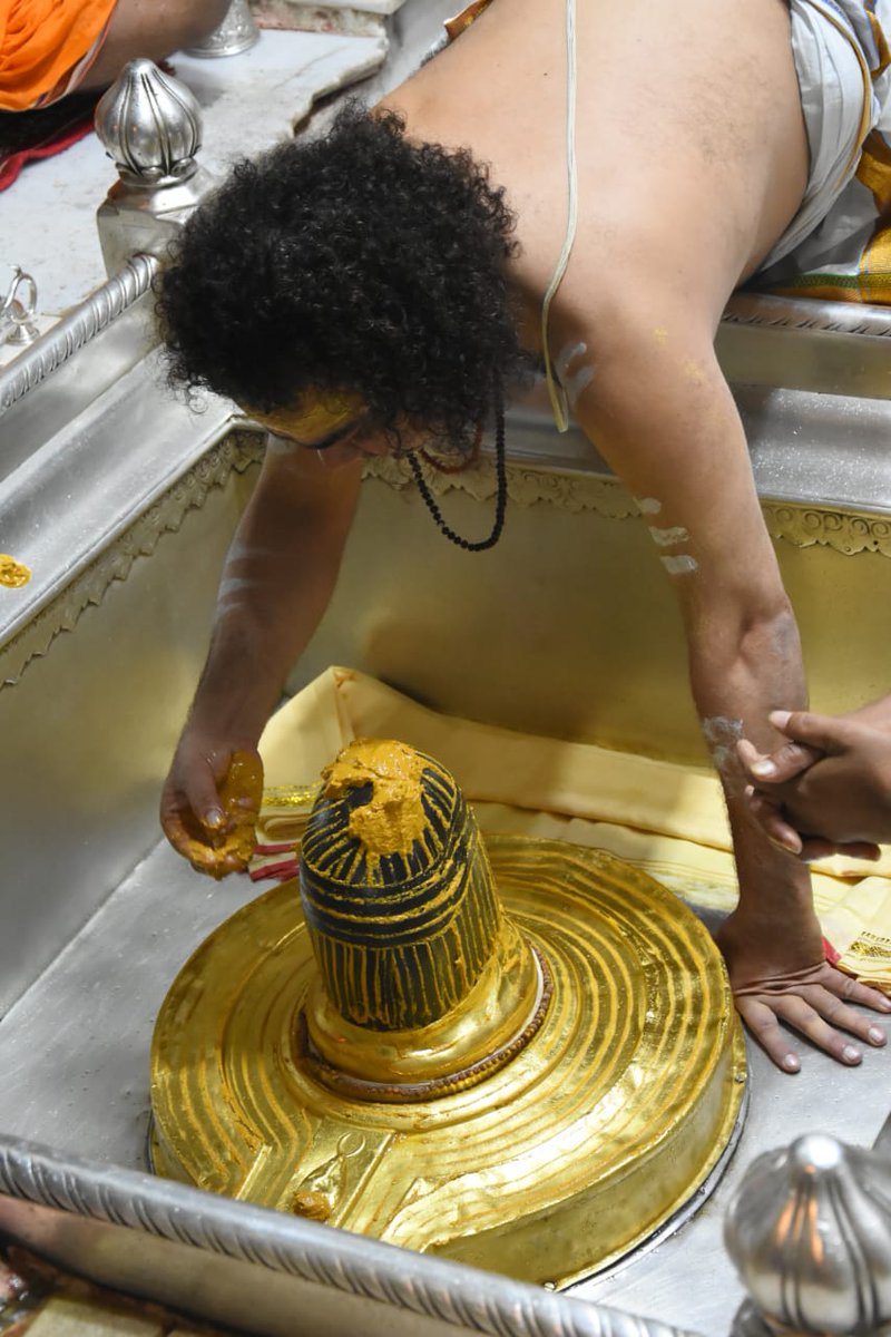 arvind_vajpeyi's tweet image. आज दिनांक 04-06-2020 को श्री काशी विश्वनाथ मंदिर में मंगला आरती।

@ShriVishwanath #ShriKashiVishwanath #ManglaAarti #CorridorProject #CEO #VishalSingh 

#ThursdayThoughts