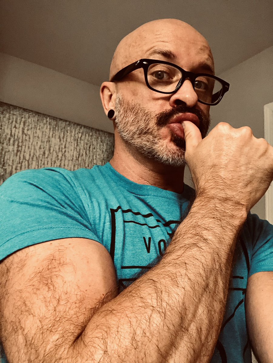 BuiltFur's tweet photo. I donβt even know. Iβm just tired. #goingfetal #tireddaddy #gaydaddy #muscledaddy #scruffygay #onlyfans #builtfur https://t.co/Elf9amFpzG