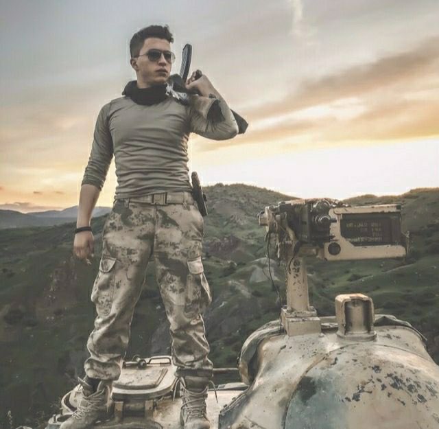 Hep en yakışıklılarımız şehit düştü. 😔

#SarıKomutanKalbimizdesin