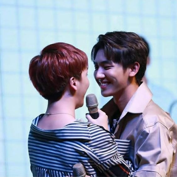 Nathaly_goto's tweet image. Las miradas dicen todo~ 

#BringVTIMEBack