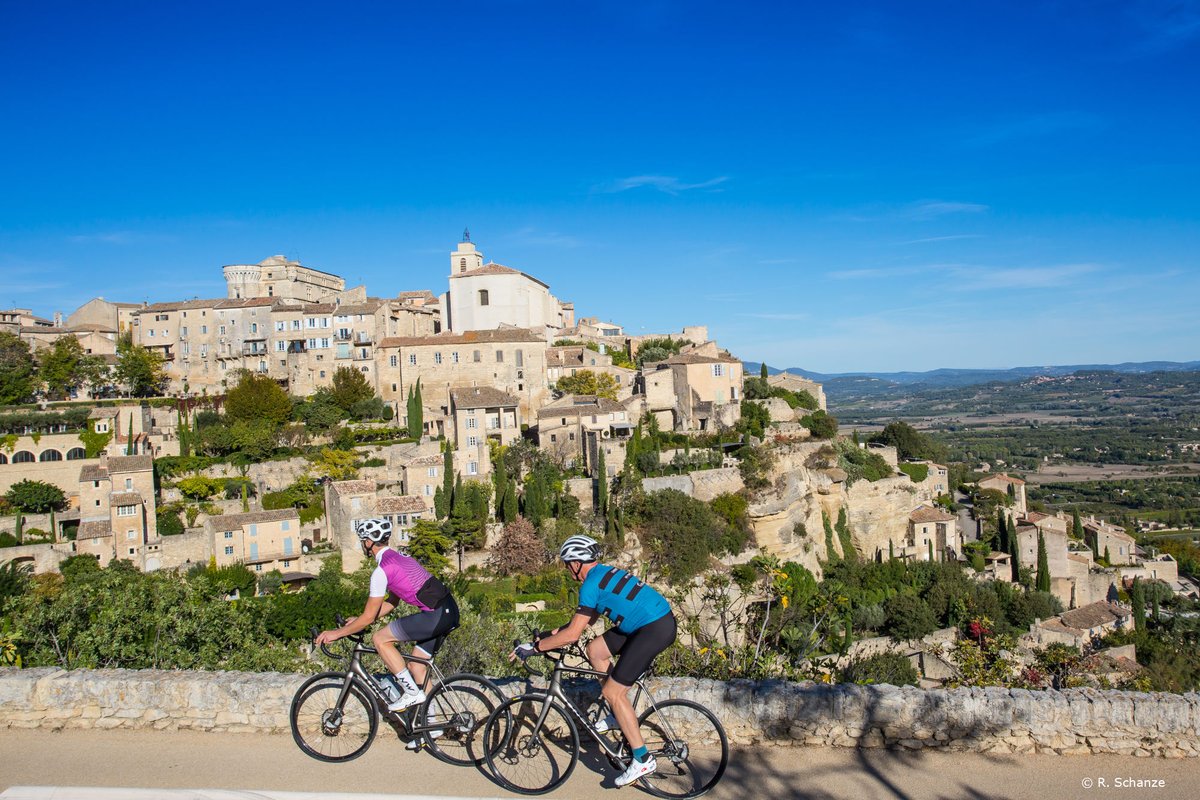 🚵‍♂️Le #Sud à vélo ! Le #CRT &amp; les membres de la filière régionale, publient aujourd'hui un site dédié au vélo👉velo.provence-alpes-cotedazur.com 🔵Le site abrite des informations adaptées à tous les pratiquants, des offres, des expériences, des nouveautés... En selle !