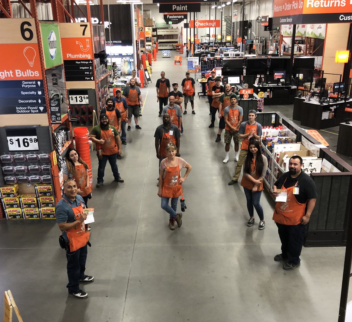 AFilantres's tweet image. Tonight the 473 Freight team wanted to recognize and thank their leaders Fausto and David for all they do for their team day in and day out. 
There’s no better compliment one can get as a leader! 
#ServantLeadership
#d66proud 
#PMDPeopleFirst 
@GPsharkz @D66Celest  @FSaldana13