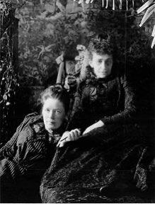 3. Selma LagerlöfIn 1909 she was the first female to be awarded the Nobel Prize in Literature. One of her most famous works (Du lär mig att bli fri) is a collection of letters she wrote to her Jewish lover and fellow writer Sophie Elkan. The two were together from 1894 to 1921!
