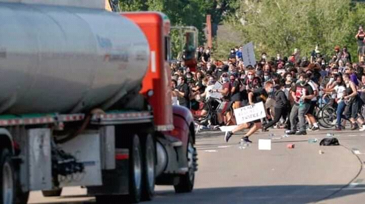 Moner17888686's tweet photo. SUDAN         vs           USA https://t.co/d8lGJn5Zq8