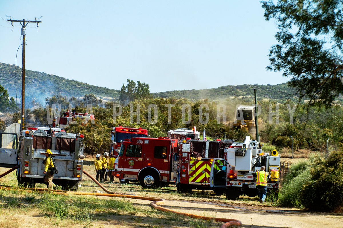 WLAphotography's tweet photo. Some pictures from the #JuniperFire & #MockingbirdFire
These fires were located in the Mead Valley area. Photos were taken in the afternoon with temperatures over 100 degrees Fahrenheit. @CALFIRERRU https://t.co/4hiFDjG9GK