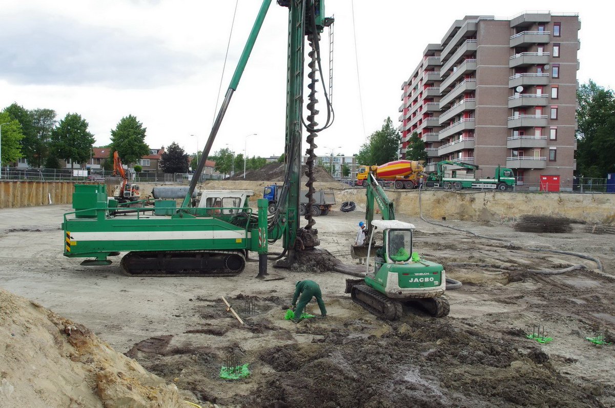 terrastab's tweet photo. Voor een #duurzaam bouwterrein kunnen we #funderingen maken voor halvloeren, werkvloeren voor heistellingen en funderingen voor #buitenterreinen. Direct op onze fundering kan beton, asfalt of bestrating aangebracht worden. https://t.co/AvLVqWUJUG #infra #duurzaamheid https://t.co/cKqZusIHzJ