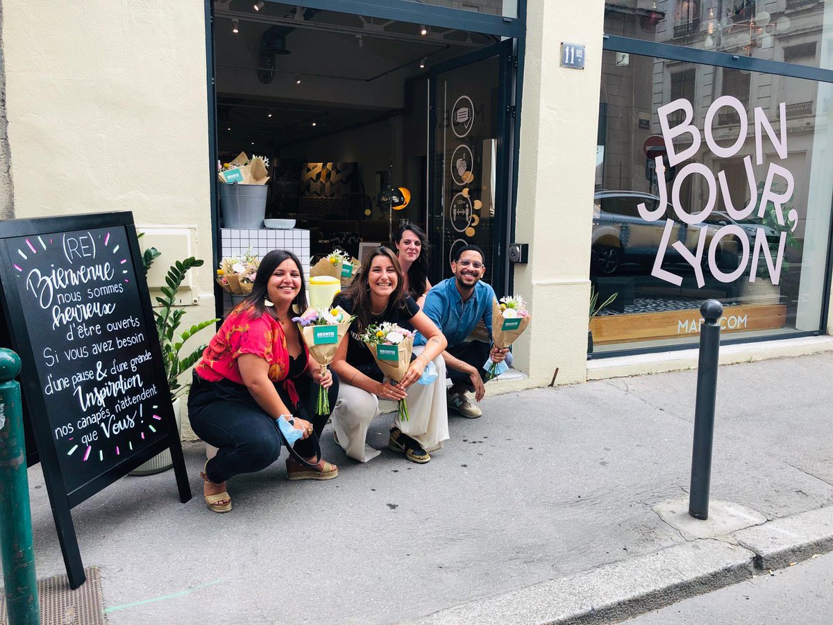 MadecomFrance's tweet photo. De Lyon à Paris, l’heure était aux retrouvailles.☀️Merci d'avoir été si nombreux à venir accompagnés de vos sourires et de votre bonne humeur. On vous attend toujours pour continuer les festivités ensemble. > https://t.co/XKOnDAumIs #MADEdesign https://t.co/bzJfMiHcSo