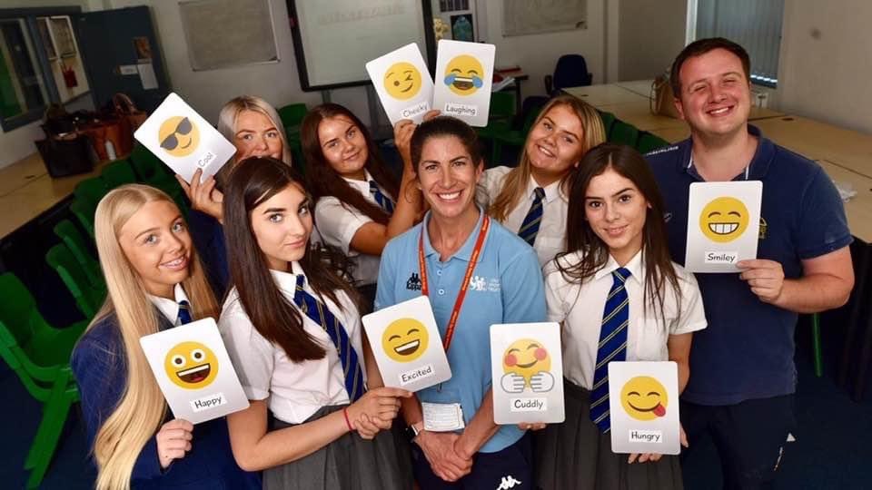 Jenna_Downing's tweet photo. Are you aged 8-17? Can you complete my survey on wellbeing to support my MSc research and help @YouthSportTrust? It will take 10 mins. Thanks 🙏🏻 

 https://t.co/tf88CnuhQJ https://t.co/GqC70XOXKT