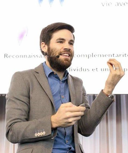 P0dcast_s's tweet photo. Voir le soin comme un geste d'éducation populaire et construire, avec les patients, l'écosystème de santé. 
L'avenir de l'hôpital public français ?
Entretien avec Alexandre Berkesse, sur la base du "Partenariat Patient" de Montreal
👉https://t.co/qjQT7fgxEx
#educpop #covid19 https://t.co/5ppogktAkR