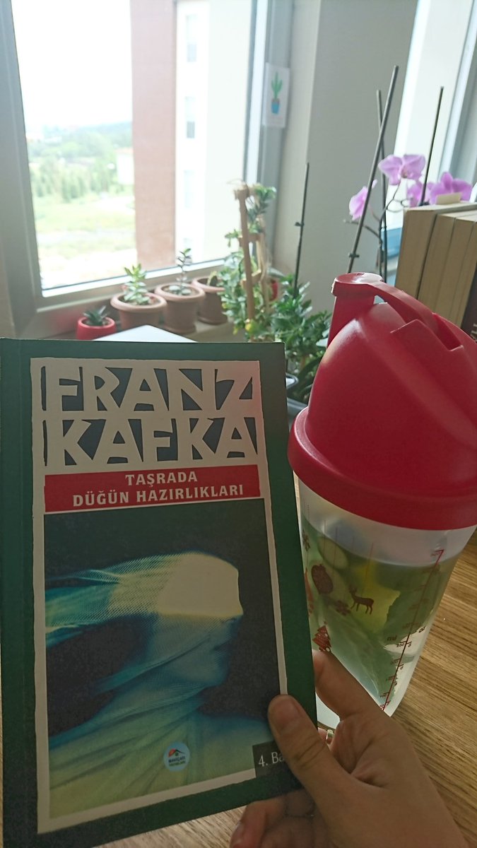 bm_erdem's tweet photo. Franz Kafka'nın klasik içselleştirilmiş ve yoğun ruhsal analizleri. 💭 #FranzKafka 📚
@Kitapcennet https://t.co/xpWlxZZwMh