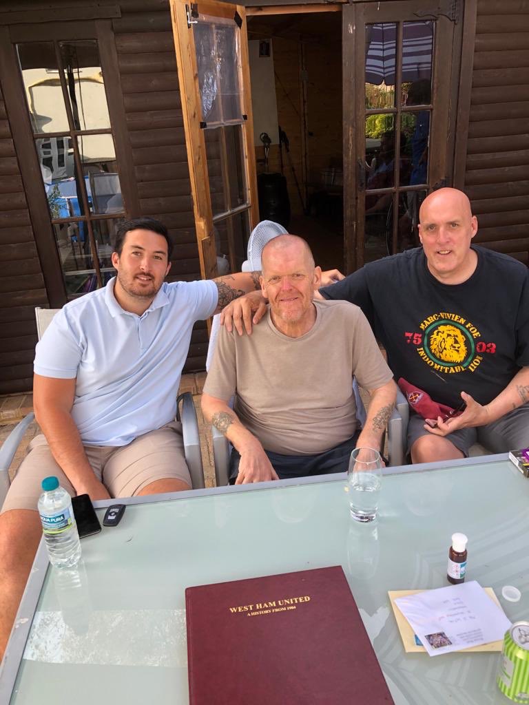 robson1896's tweet image. Today we’ve lost a great bloke in Dennis. A man I’ve known since knee height, my dad even longer. Rest in perfect piece mate❤️⚒