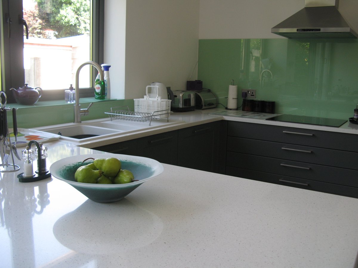 SchmidtSW19's tweet photo. #ThrowbackThursday from 2014 for Mr &amp; Mrs Ball.

We asked why they choose #SchmidtWimbledon:

"It was important to use someone local so we could maintain easy communication. We were very impressed when we came in &amp; met the staff. The choice of colours &amp; ranges was astonishing." https://t.co/GYbi7n4JJA
