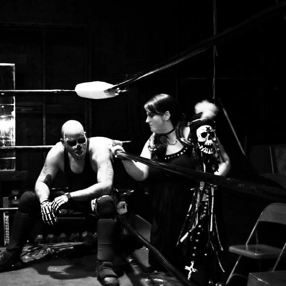mistressMariaTR's tweet photo. #allwillfollow #samedi #prowrestling @TheDarkPriest1 https://t.co/YddGdT5Aef
