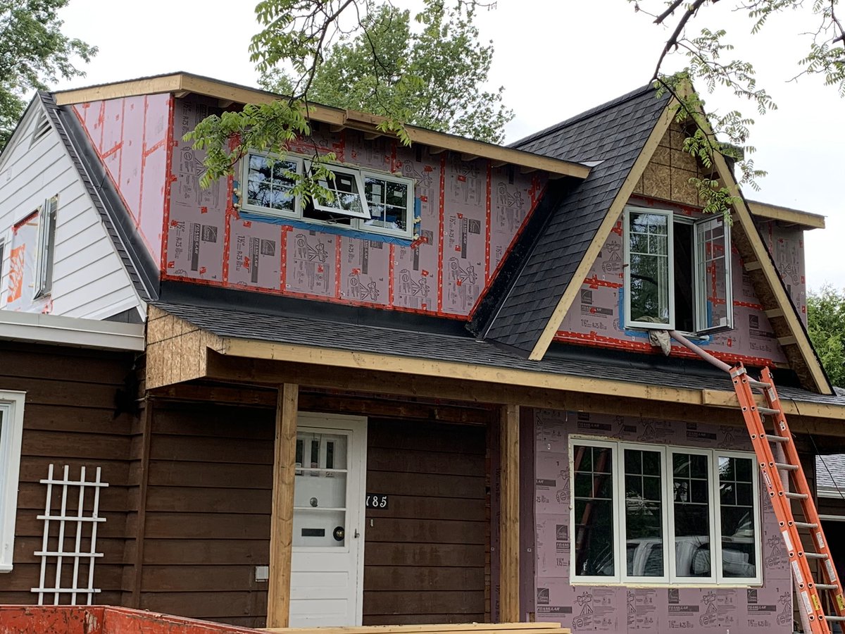 VusiRoofing's tweet photo. Thinking of building a new house? Call Vusi Roofing for a beautiful installation to compliment your home! https://t.co/RGjQITN3O0