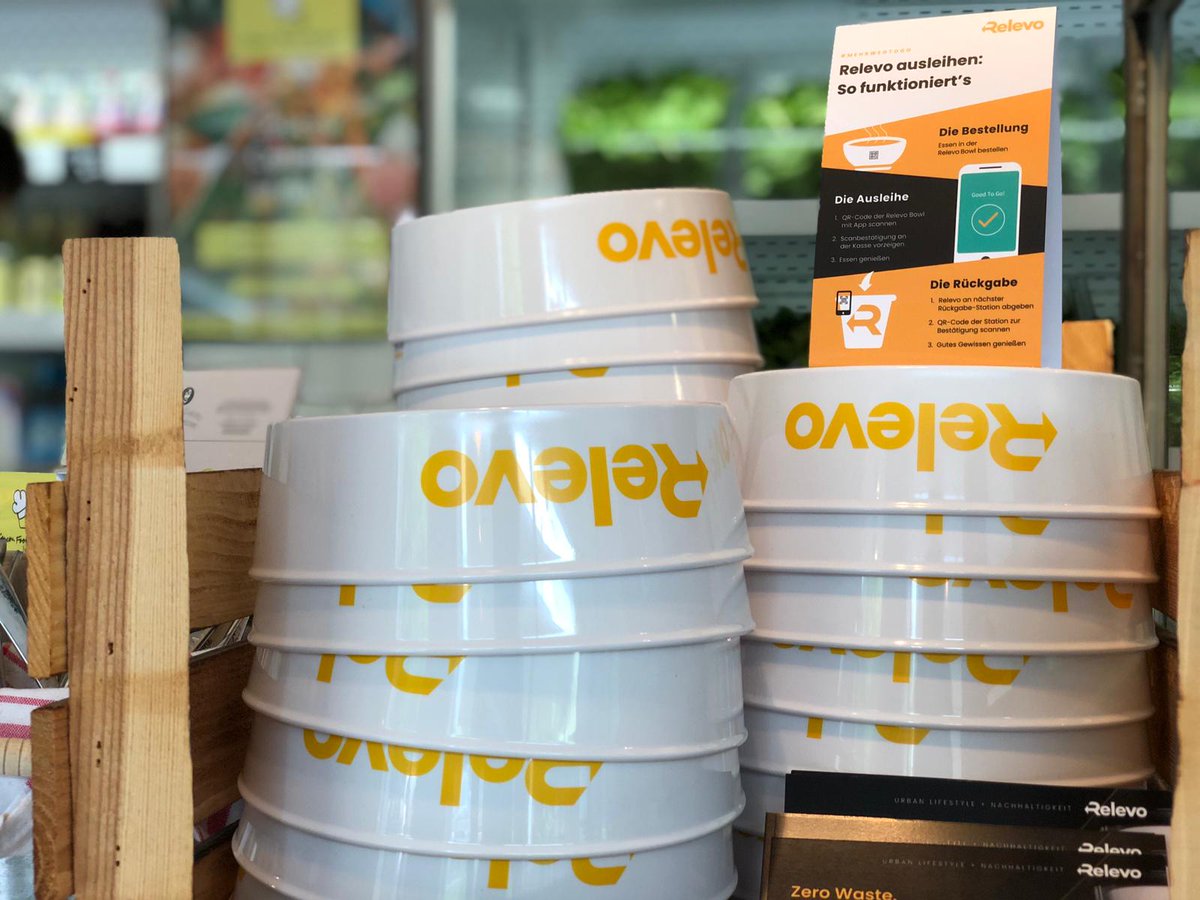 AWM_Muenchen's tweet photo. Relevo - ein neues Münchner Startup im Kampf gegen die Flut an Togo-Einwegmüll. Das Mehrwegsystem startet zu Beginn im Coucou Food Market, Nymphenburgerstr. https://t.co/K6V1V0yJAA #muenchengegenmuell #Abfallvermeidung @rehabrepublic  @GreenCityeV @TollwoodMunich @post4julia https://t.co/QlIH3wsGgn