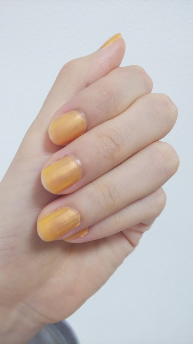 ともみん 陽光色 胡粉ネイル