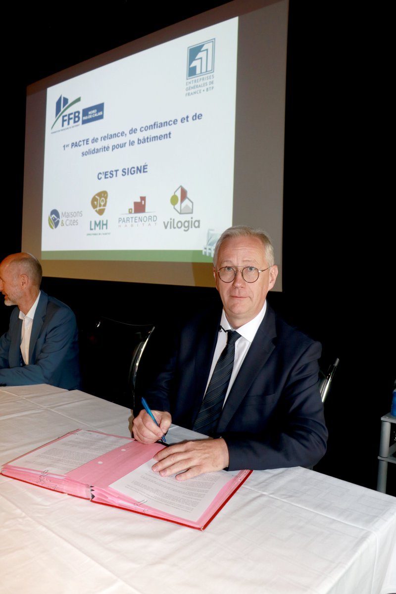 FFB 59/62 (@ffbnpdc) on Twitter photo Le 1er PACTE DE RELANCE, DE CONFIANCE ET DE SOLIDARITE pour le bâtiment signé ce jour.
<a href="/maisonsetcites/">Maisons & Cités</a> <a href="/VilogiaGroupe/">Vilogia</a> @PARTENORD, <a href="/LMH_officiel/">Lille Métropole Habitat</a> , <a href="/EgfBtp/">EGF.BTP</a> s’engagent, ce jour, avec et aux côtés, de la <a href="/ffbnpdc/">FFB 59/62</a> #FFB <a href="/MAPRoubaix/">Max-André PICK</a> <a href="/chereau/">Frederic Chereau</a> <a href="/CHRONIQUEBTP/">La Chronique du BTP</a> @DebrabandereA Le 1er PACTE DE RELANCE, DE CONFIANCE ET DE SOLIDARITE pour le bâtiment signé ce jour.
<a href="/maisonsetcites/">Maisons & Cités</a> <a href="/VilogiaGroupe/">Vilogia</a> @PARTENORD, <a href="/LMH_officiel/">Lille Métropole Habitat</a> , <a href="/EgfBtp/">EGF.BTP</a> s’engagent, ce jour, avec et aux côtés, de la <a href="/ffbnpdc/">FFB 59/62</a> #FFB <a href="/MAPRoubaix/">Max-André PICK</a> <a href="/chereau/">Frederic Chereau</a> <a href="/CHRONIQUEBTP/">La Chronique du BTP</a> @DebrabandereA