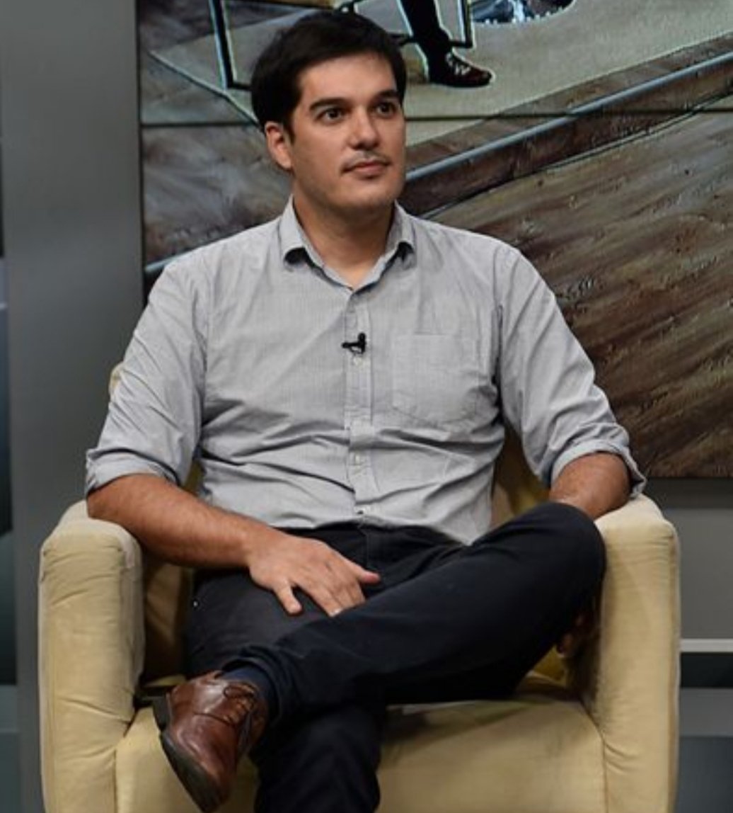 Incertidumbre. No se sabe si pasaremos a la fase 3. O se tendrán regiones que sí y otras que no. El descontrol de los feriados del 14 y 15 de mayo causó este aumento de los sin nexo. El problema no está en el trabajo sino en las reuniones sociales.Guillermo Sequera.<a href="/680CARITAS/">Radio Cáritas UC</a>