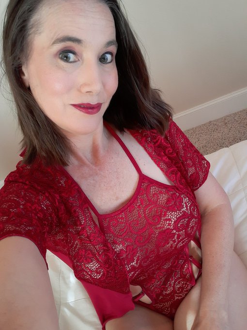 Have a great day!! Check out my manyvids and onlyfans!💋💋 I am on cam right now! https://t.co/53aoWW0<a href="/tag/milf"class="tags"><span>#milf</span></a><a href="/tag/suckingcock"class="tags"><span>#suckingcock</span></a>