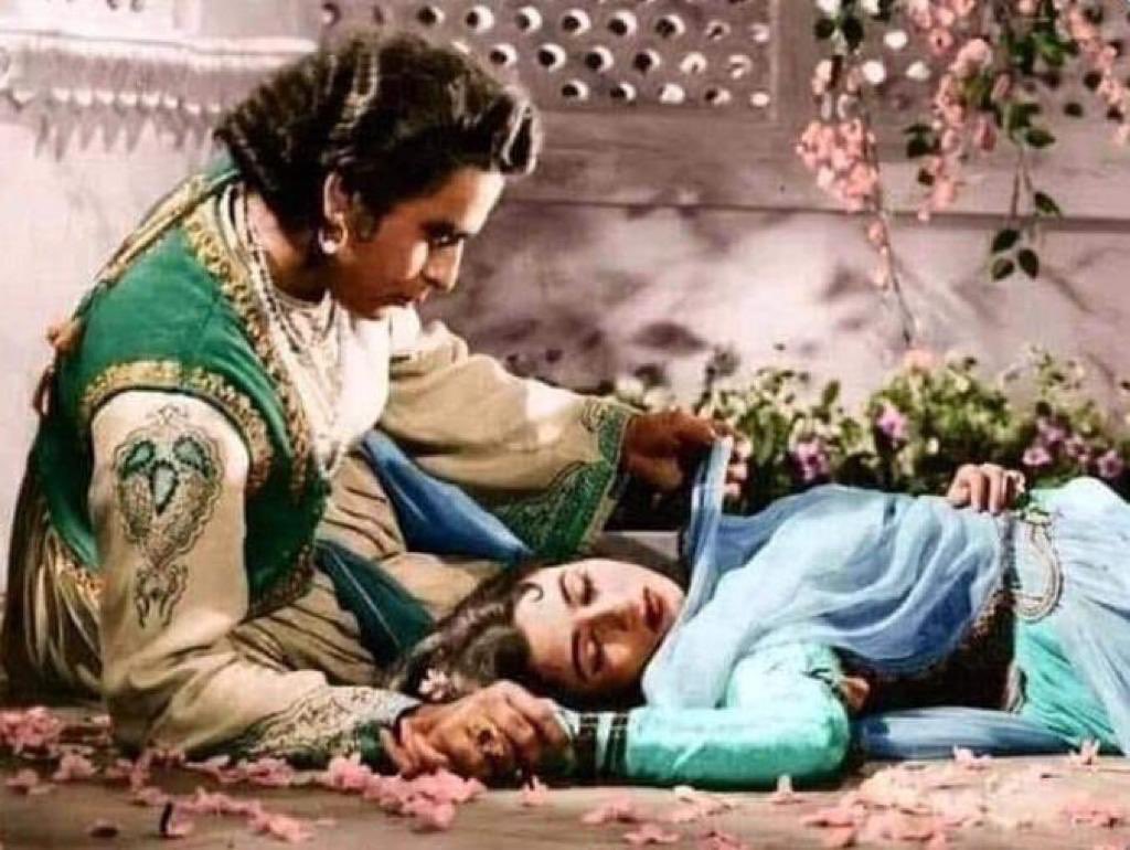 a1purva's tweet photo. “Utho, Anarkali... webinar khatam ho gaya.”

#webinar @Sumitks 😎😜#WFH https://t.co/BG5308EsYg