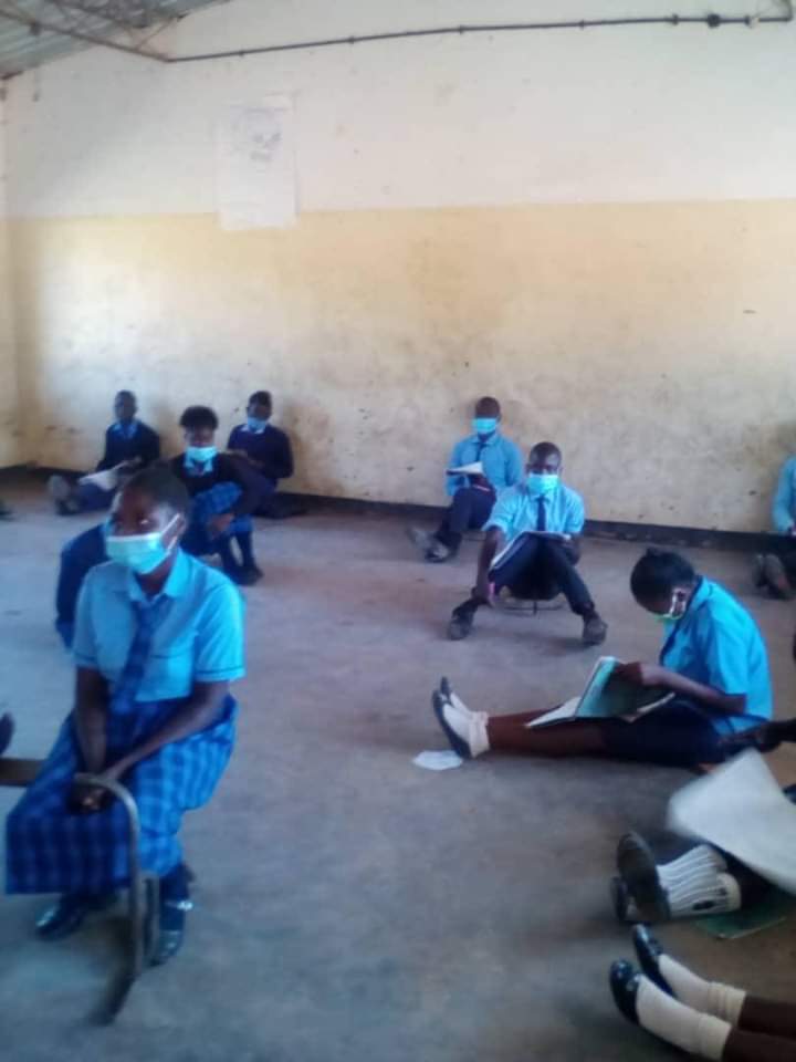 SusanFoundation's tweet photo. These are pictures of pupils in a classroom in Zambia where @EdgarCLungu is president. Zambia has copper, gold, diamonds, water, man-power plus more. This here is not social distancing but physical distancing. Social distancing is between the wealthy and poor in Zambia. https://t.co/uKxLvd9SA0