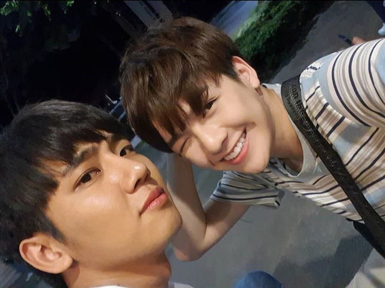 Adahada_'s tweet image. 每天做的事情就是想你想你想你想你
@cooheartt
@titlekplee
#BringVTIMEBack