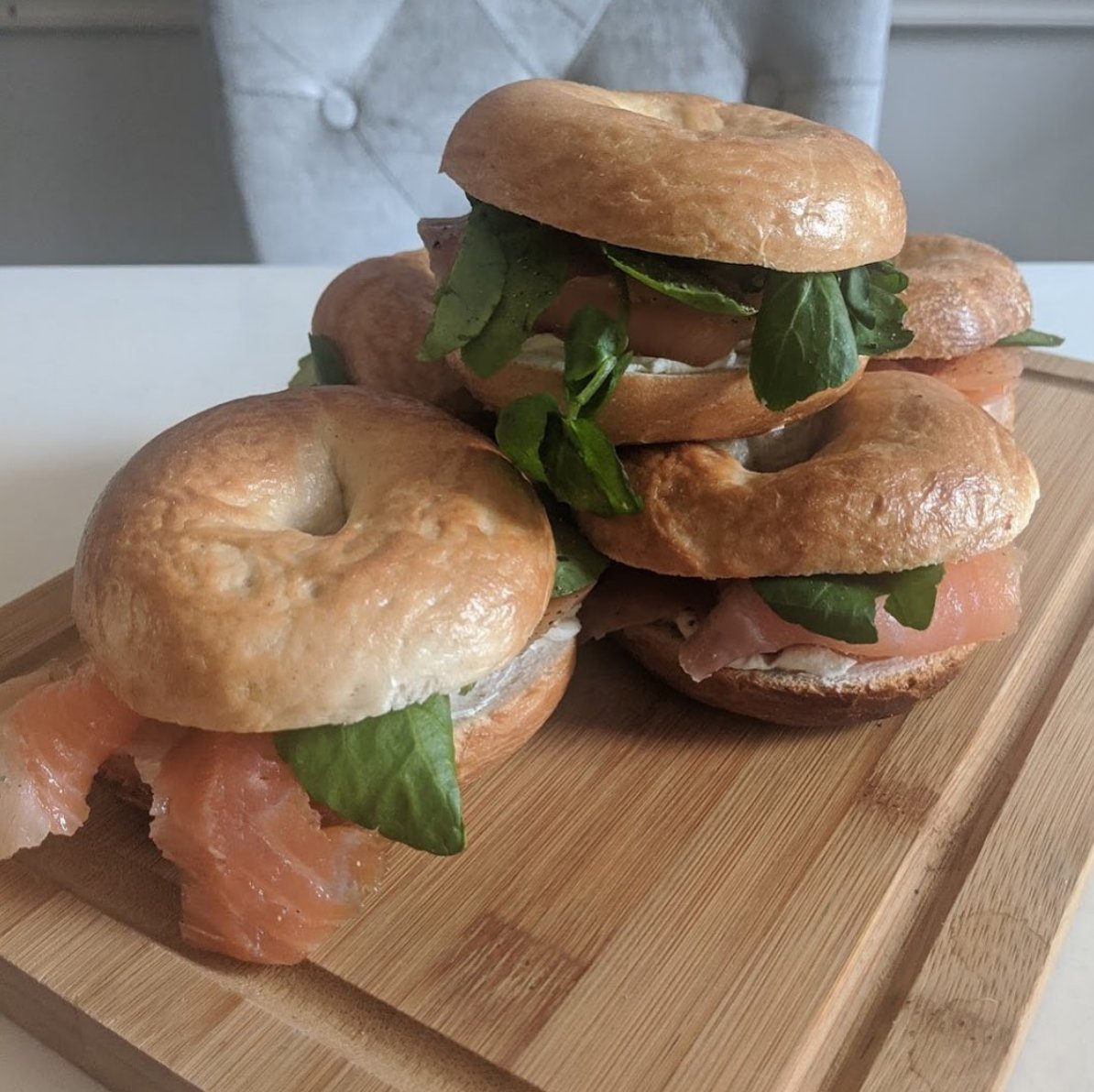 letsgettasty's tweet photo. Foodies of #Kent - this one's for you. @BowWindowLenham have now reopened for #takeaway lunch! 

We could really go for one of those salmon bagels right now... 🥯🤤 https://t.co/hI2AM1ZiUh