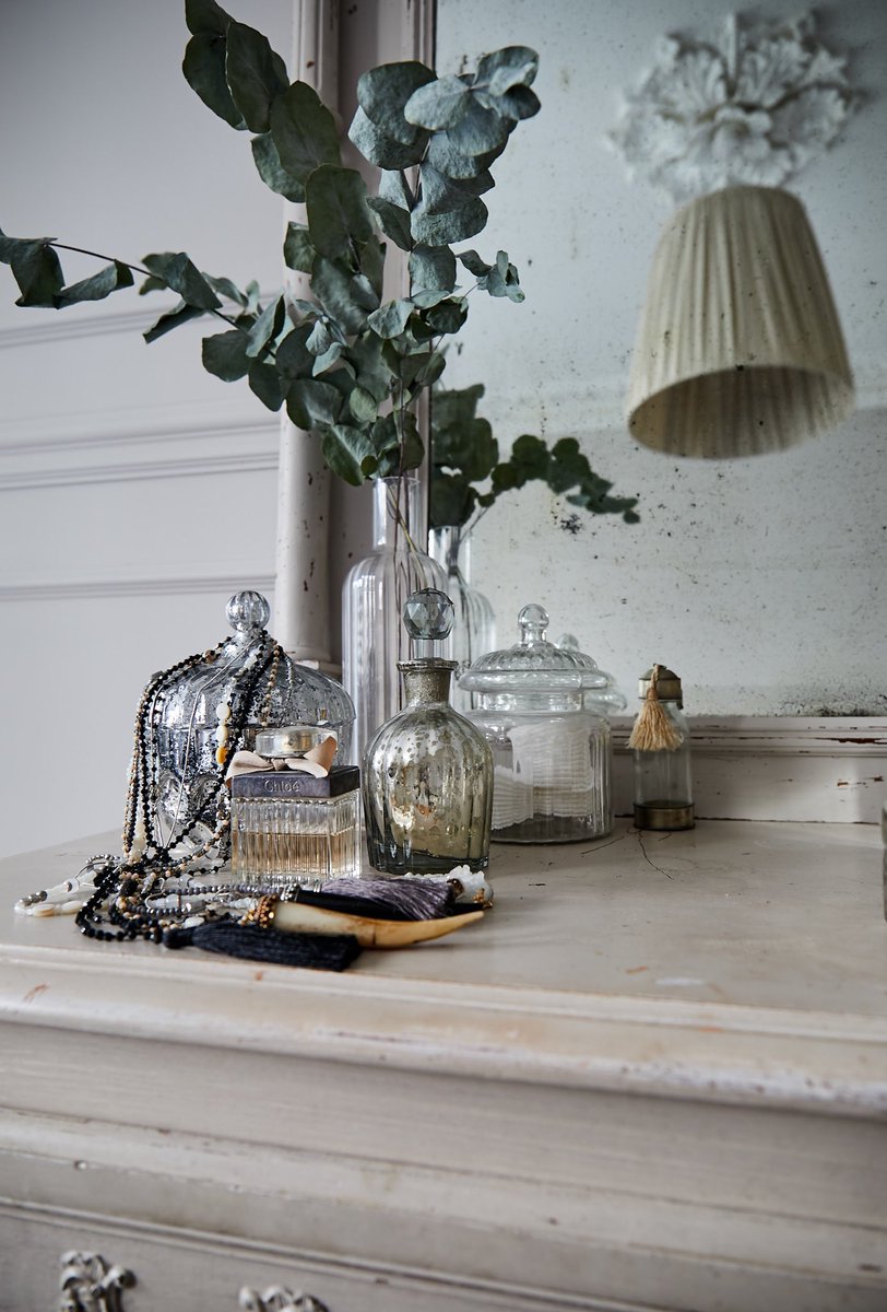 _ChinaCooper's tweet photo. Lizzie and Paul’s Brighton home in this month’s @homes_antiques 📷 @_ChinaCooper &amp; Franchine Kay #antiques #interiorinspo #interiors #homesandantiques #interiorphotographer @dorando https://t.co/Zzk1wHGbSE