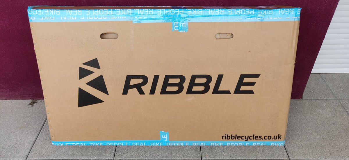 cgajewsk's tweet photo. @RibbleCycles did not yet open it, just received my #cgr #cgral this morning.
Thanks a lot to the team for the sizing.
Yeaah https://t.co/Lb9pBVb41t