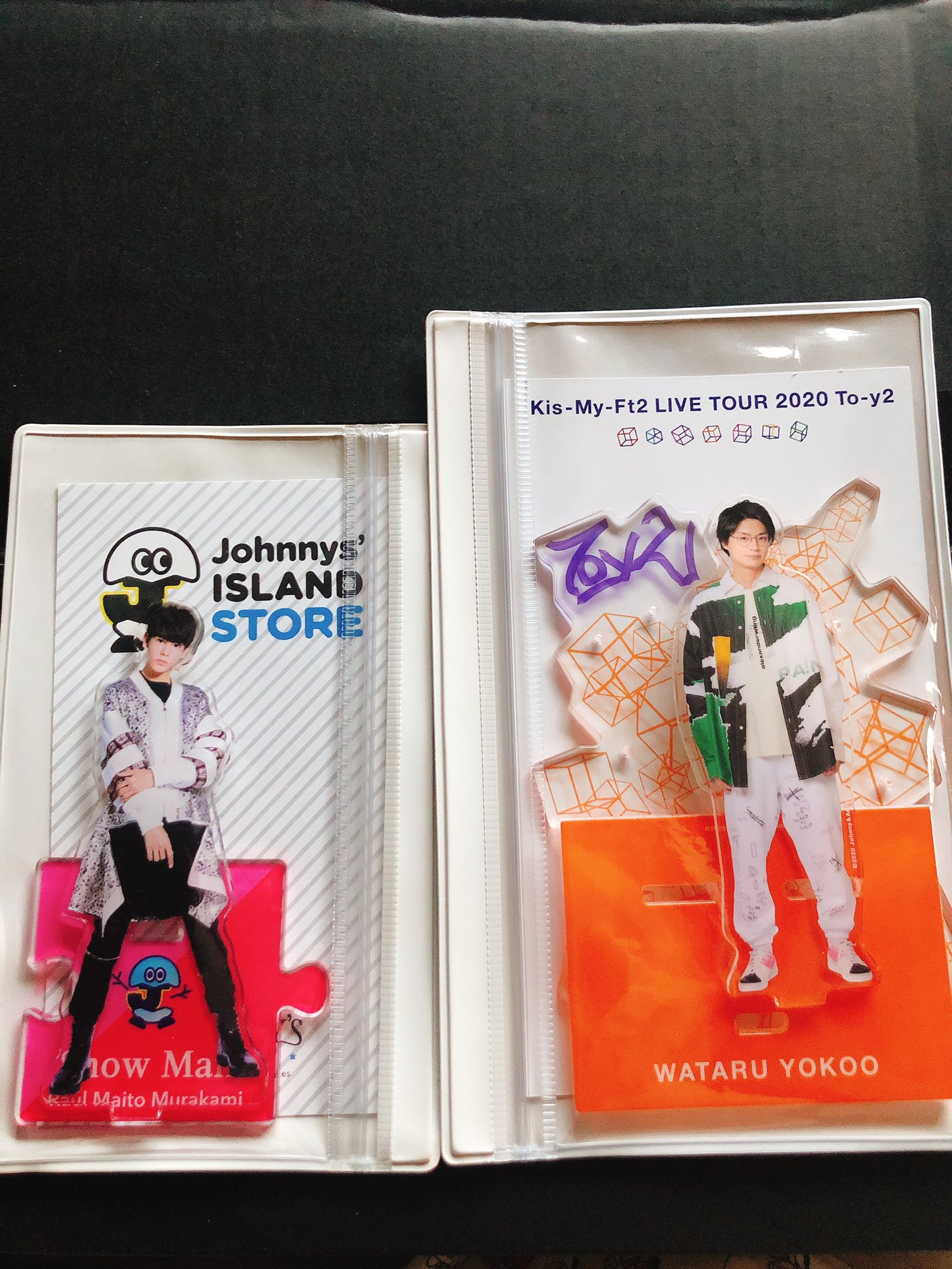 ちゃす キスマイのアクスタ無印のクリアケース大きいやつにギリギリだけど入った ラウのと比べるとやっぱり土台とか色々でかい T Co Wcquslmugl Twitter