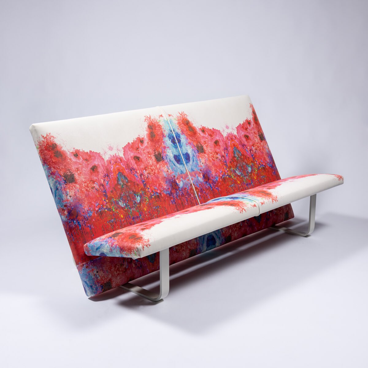 TBeasties's tweet image. #tbt to August 2018 when we collaborated with leather expert @billambergstudio
Our Omni Design was digitally printed onto leather and upholsterer @BeSeatedLeith created this piece for us a few months after.

#leather #digitallyprinted #design #TBturns30 #30yearsofbeastiality