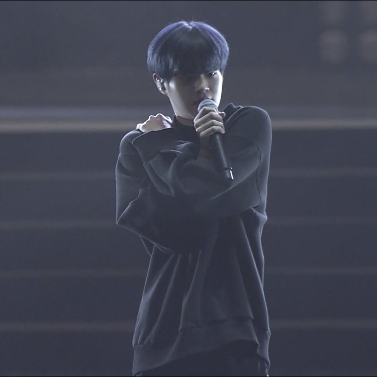 kimpure129's tweet image. Show must go on