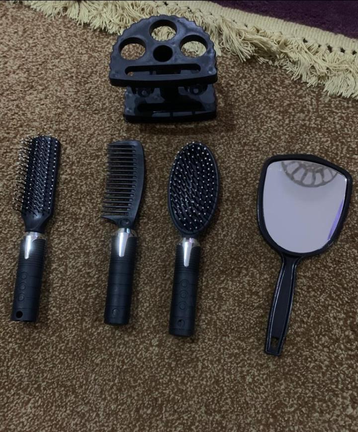 A- Hair brush set - N3000B- Nova Hair trimmer - N3000C- Head set with inbuilt microphone - N5500D- Decorative Wall rack - N3000