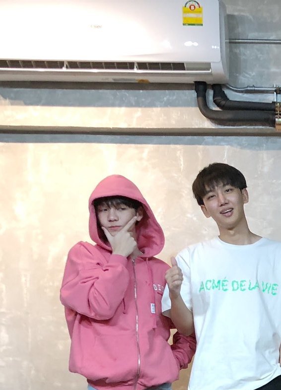 ttemngo's tweet image. Đáng yêu cả đôi thế này thì em chịu 🐼🐰😚
#BringVTIMEBack